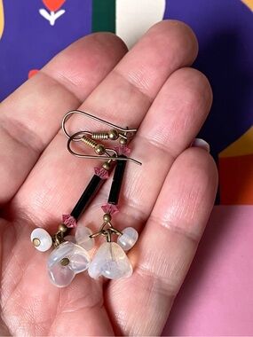 Vintage opalescent art glass flower dangle earrings